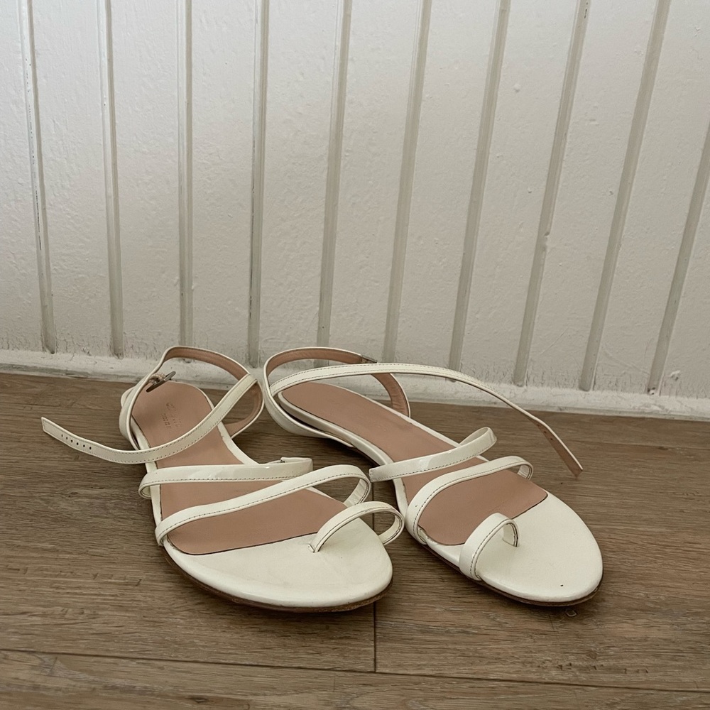Club Monaco flat sandals